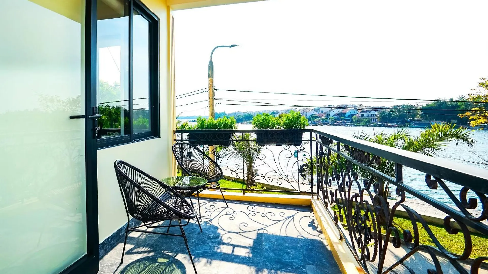 Koi Riverside Apartments Hội An 0*,